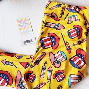 🇺🇸 NWT Firecracker LuLaRoe Leggings 🇺🇸 C2
